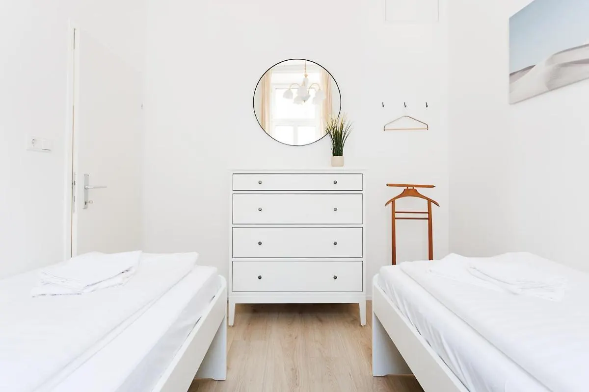 Wohnen Im 15 Ruhig Und Zentral Apartment Vienna 0*,