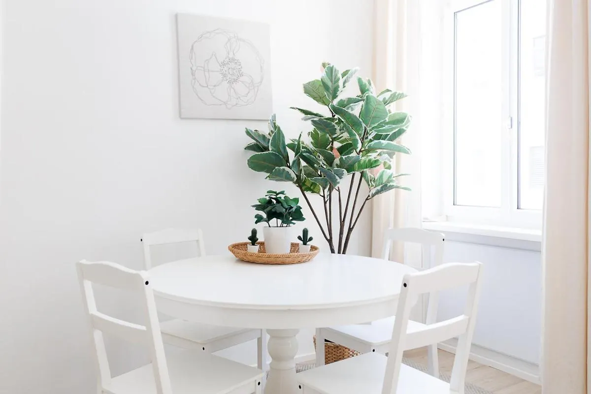 Wohnen Im 15 Ruhig Und Zentral Apartment Vienna